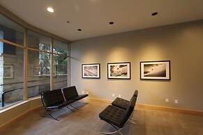 Tyndall Stone by Whistler Retreats