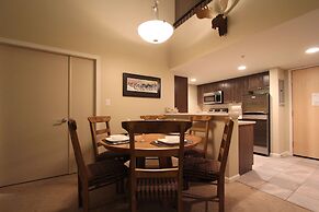 Tyndall Stone by Whistler Retreats