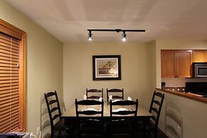 Glacier's Reach by Whistler Retreats