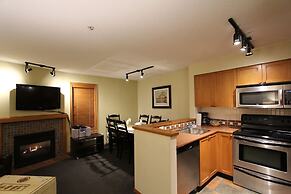 Glacier's Reach by Whistler Retreats