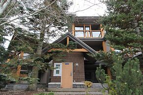 Glacier's Reach by Whistler Retreats