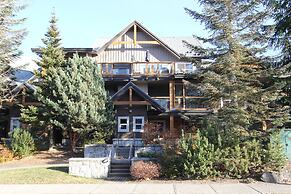 Glacier's Reach by Whistler Retreats