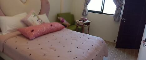 Traditional Arts Country Inn