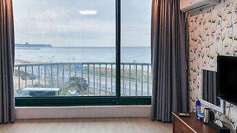 Mangsang Beach Pension