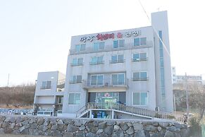 Mangsang Beach Pension