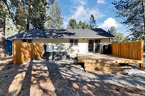 Riverwoods Relaxation 3 Bedroom Home by RedAwning