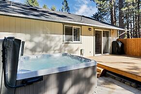 Riverwoods Relaxation 3 Bedroom Home by RedAwning