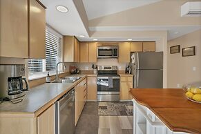 Riverwoods Relaxation 3 Bedroom Home by RedAwning