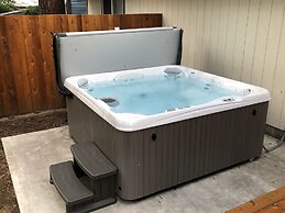 Riverwoods Relaxation 3 Bedroom Home by RedAwning