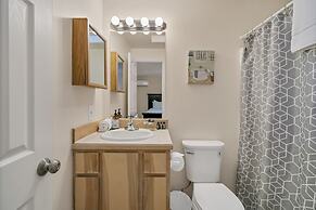 Riverwoods Relaxation 3 Bedroom Home by RedAwning