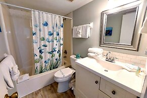 Harbor House B6 2 Bedroom Condo by RedAwning