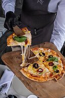 Stayso The House Hotel