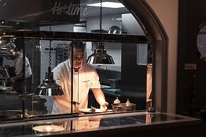 Stayso The House Hotel