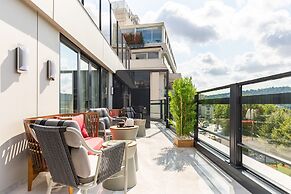 Stayso The House Hotel