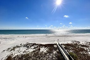 Royal Palms 402 1 Bedroom Condo by RedAwning