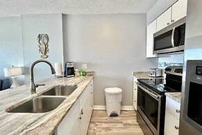 Royal Palms 402 1 Bedroom Condo by RedAwning