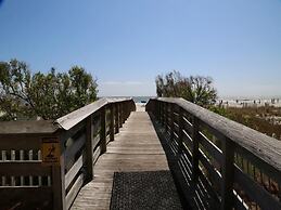 Royal Palms 402 1 Bedroom Condo by RedAwning