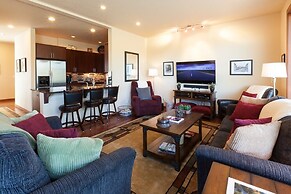 NEW Condo Downwider with Hot Tub, Minutes Away from The Columbia River