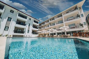 Diplomat Hotel
