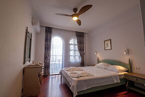 Diplomat Hotel