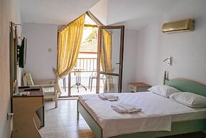 Diplomat Hotel