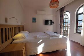 Diplomat Hotel