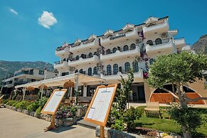 Diplomat Hotel