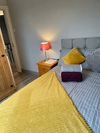 Home From Home, Tralee. Ideal Location