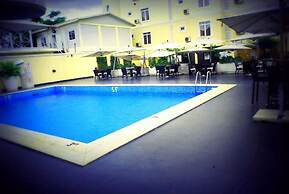 Royal Paragon Hotel
