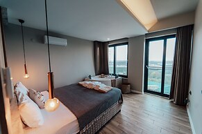 Fortunella Suites & Villas