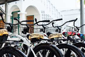 Bird of Paradise Hotel