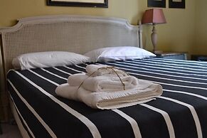 Gatto Bianco Casa dei Venti