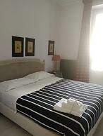 Gatto Bianco Casa dei Venti