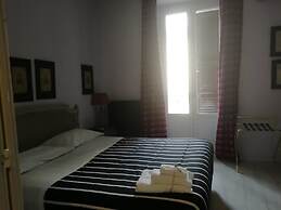 Gatto Bianco Casa dei Venti