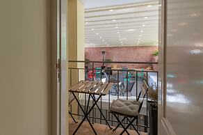 Plaka Arch Suites