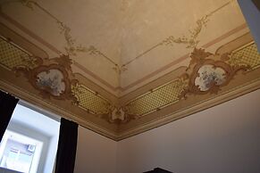 Gatto Bianco Duchessa