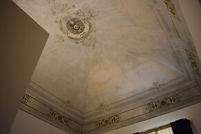 Gatto Bianco Duchessa