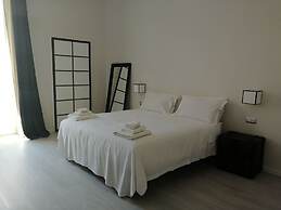 Gatto Bianco Duchessa