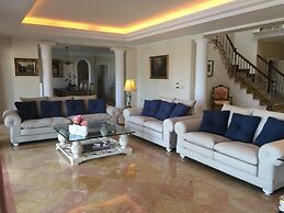 Luxury Villa Puerto Banus