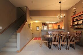 Mountain Star by Whistler Retreats