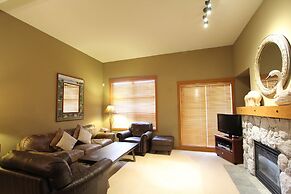 Mountain Star by Whistler Retreats