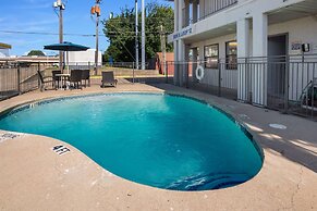 Motel 6 Irving, TX - Loop 12