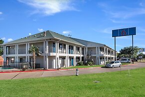 Motel 6 Irving, TX - Loop 12