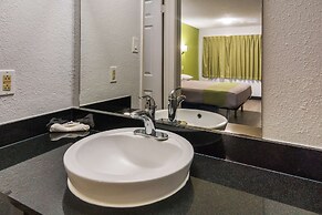 Motel 6 Irving, TX - Loop 12