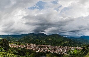 Fami Hotel Vive Jardin - Hostel