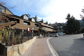 Rainbow Suites by Whistler Retreats