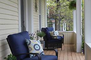 Maplehurst Manor B&B