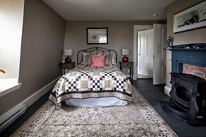 Maplehurst Manor B&B