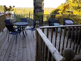 Maplehurst Manor B&B