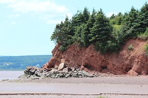 Maplehurst Manor B&B